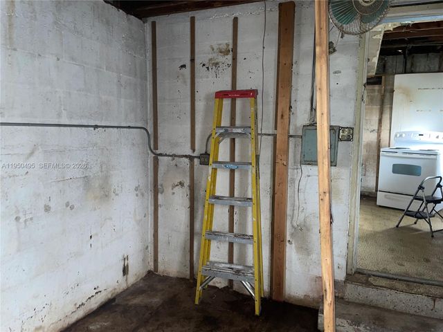 9660 Dominican Dr, Cutler Bay, FL 33189