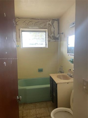 9660 Dominican Dr, Cutler Bay, FL 33189