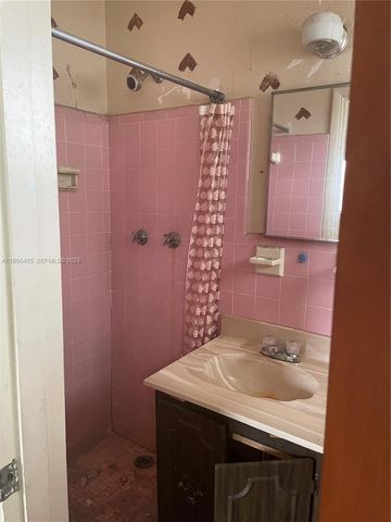 9660 Dominican Dr, Cutler Bay, FL 33189