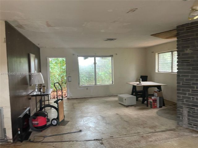 9660 Dominican Dr, Cutler Bay, FL 33189