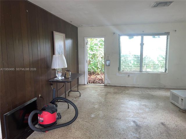 9660 Dominican Dr, Cutler Bay, FL 33189