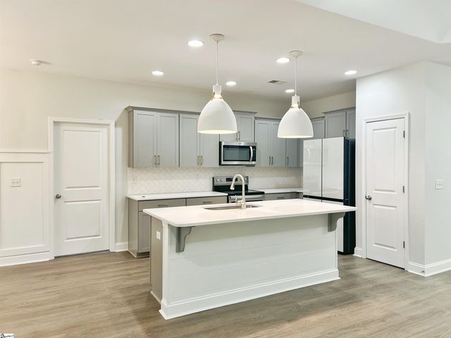 818 Orchard Valley Lane, Boiling Springs, SC 29316