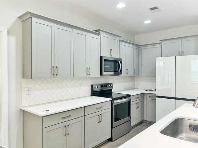 818 Orchard Valley Lane, Boiling Springs, SC 29316