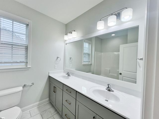 818 Orchard Valley Lane, Boiling Springs, SC 29316