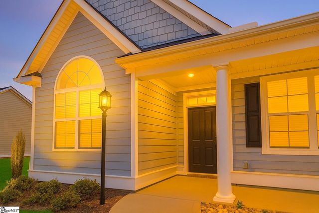 818 Orchard Valley Lane, Boiling Springs, SC 29316