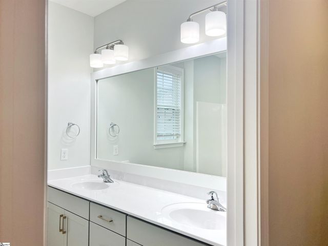 818 Orchard Valley Lane, Boiling Springs, SC 29316