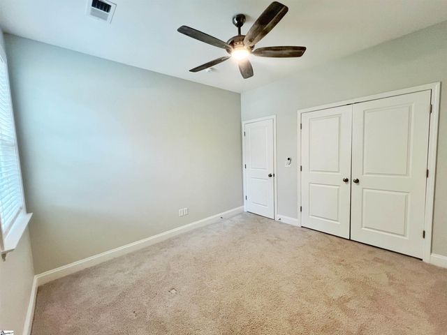 818 Orchard Valley Lane, Boiling Springs, SC 29316