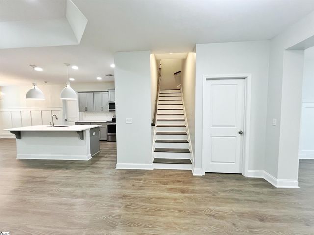 818 Orchard Valley Lane, Boiling Springs, SC 29316