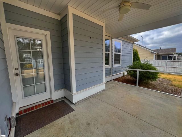 818 Orchard Valley Lane, Boiling Springs, SC 29316