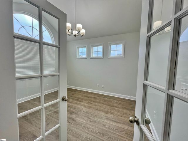 818 Orchard Valley Lane, Boiling Springs, SC 29316