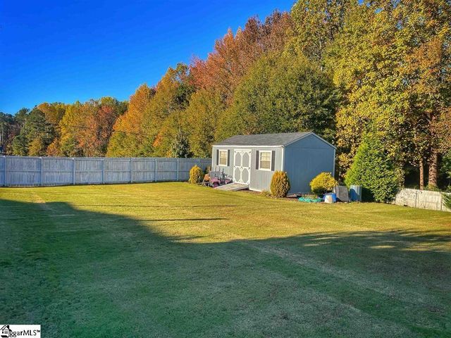 818 Orchard Valley Lane, Boiling Springs, SC 29316