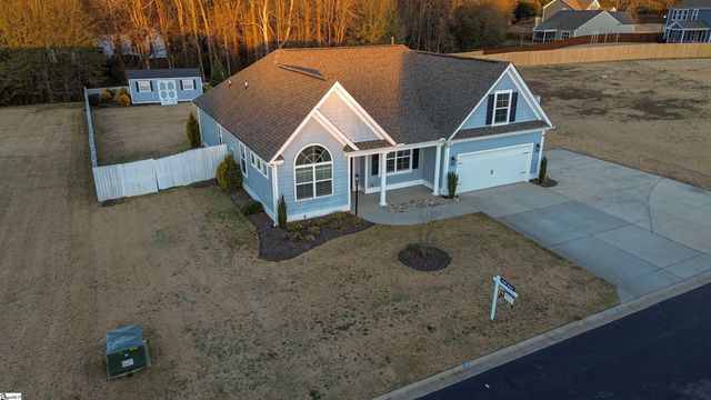818 Orchard Valley Lane, Boiling Springs, SC 29316