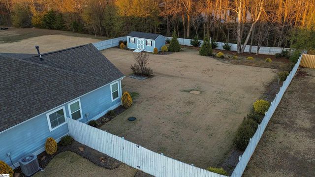 818 Orchard Valley Lane, Boiling Springs, SC 29316