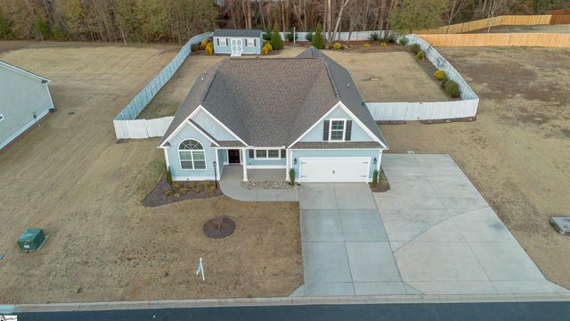 818 Orchard Valley Lane, Boiling Springs, SC 29316
