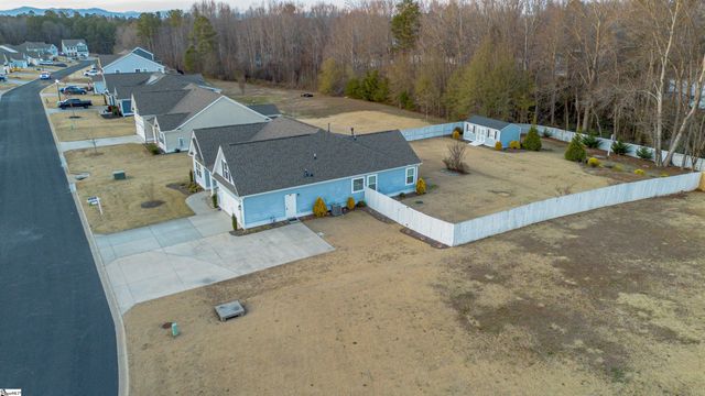 818 Orchard Valley Lane, Boiling Springs, SC 29316