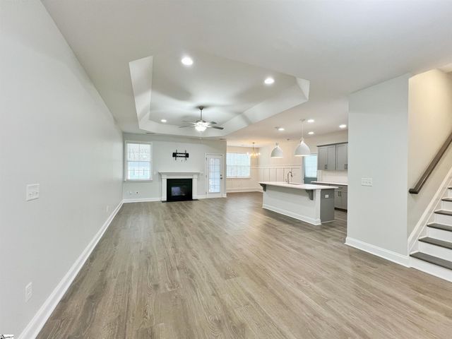 818 Orchard Valley Lane, Boiling Springs, SC 29316