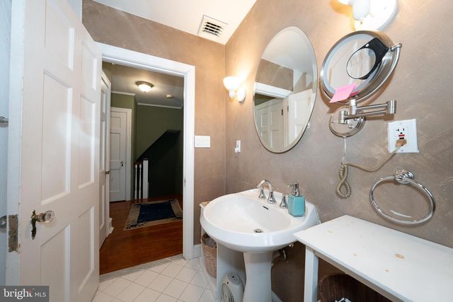 2919 MORRIS RD, Ardmore, PA 19003