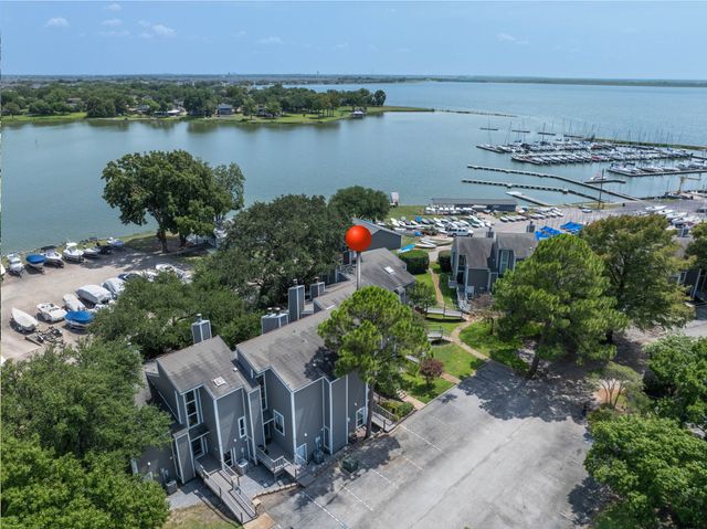 300 Rush Creek Drive C4, Heath, TX 75032