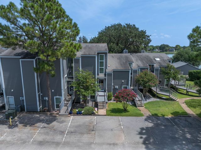 300 Rush Creek Drive C4, Heath, TX 75032