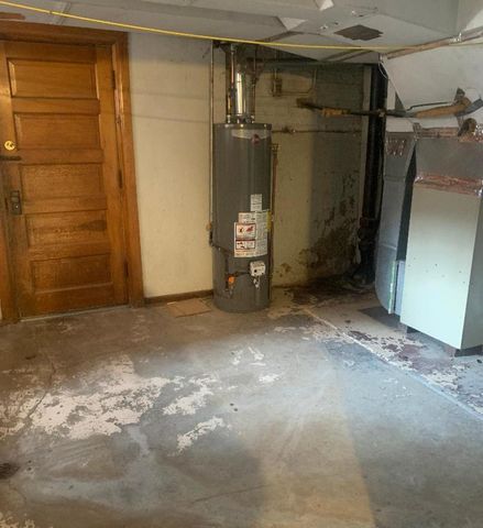 1638 S Central Avenue, Cicero, IL 60804