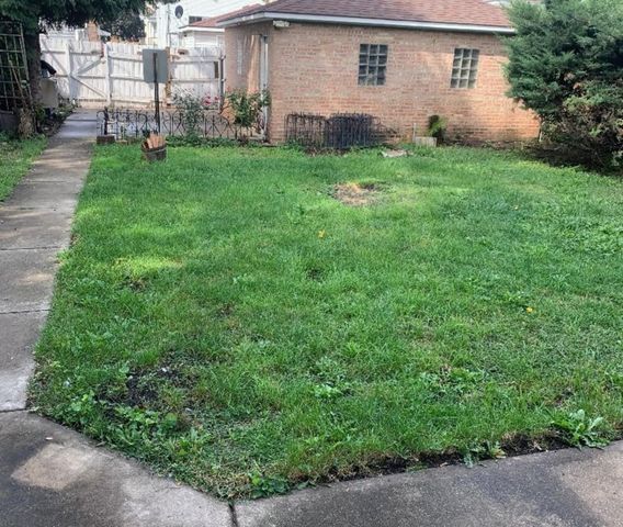 1638 S Central Avenue, Cicero, IL 60804