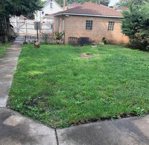 1638 S Central Avenue, Cicero, IL 60804