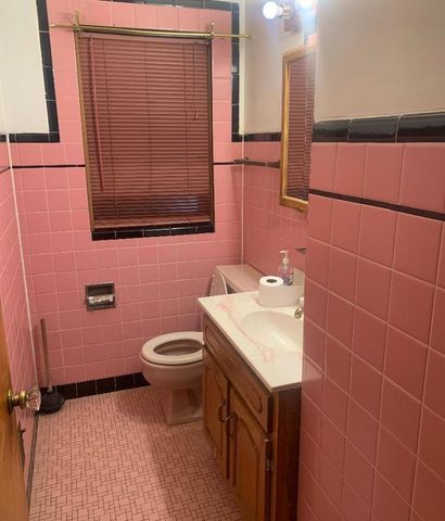 1638 S Central Avenue, Cicero, IL 60804