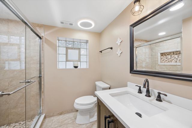 5446 S Rutherford Avenue, Chicago, IL 60638