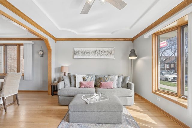 5446 S Rutherford Avenue, Chicago, IL 60638