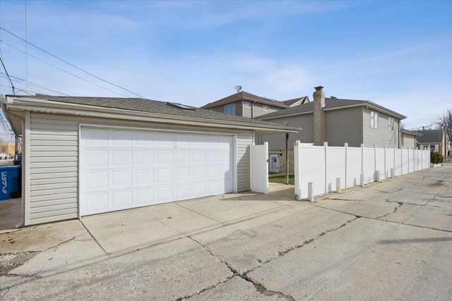 5446 S Rutherford Avenue, Chicago, IL 60638