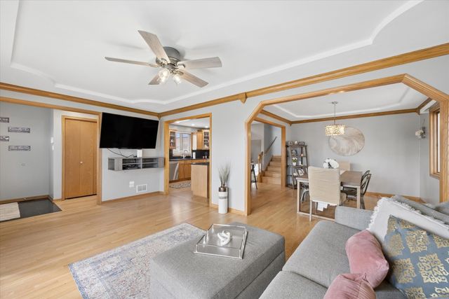 5446 S Rutherford Avenue, Chicago, IL 60638