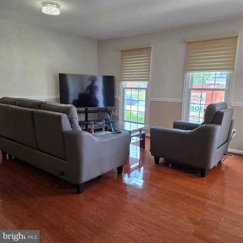 8 TREADWAY CT, Nottingham, MD 21236