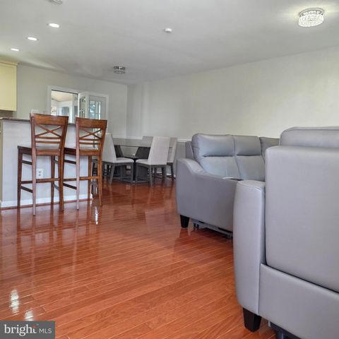 8 TREADWAY CT, Nottingham, MD 21236