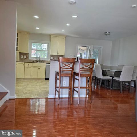 8 TREADWAY CT, Nottingham, MD 21236