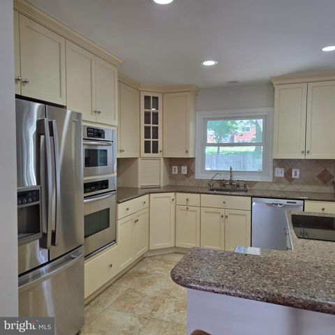 8 TREADWAY CT, Nottingham, MD 21236