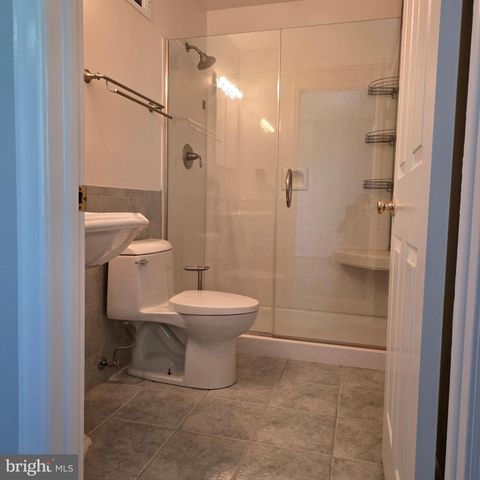 8 TREADWAY CT, Nottingham, MD 21236