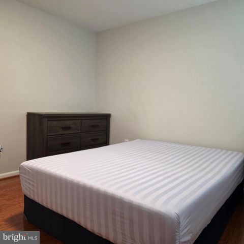 8 TREADWAY CT, Nottingham, MD 21236