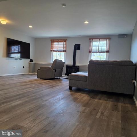 8 TREADWAY CT, Nottingham, MD 21236