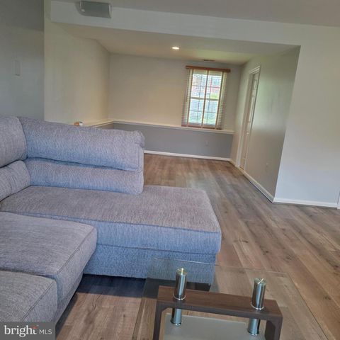 8 TREADWAY CT, Nottingham, MD 21236