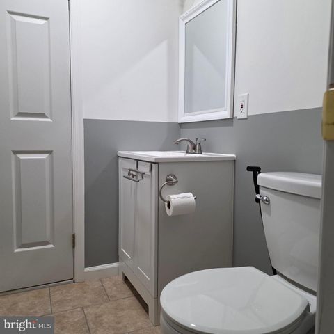 8 TREADWAY CT, Nottingham, MD 21236