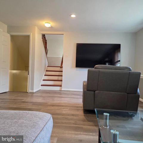 8 TREADWAY CT, Nottingham, MD 21236