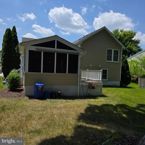 8 TREADWAY CT, Nottingham, MD 21236