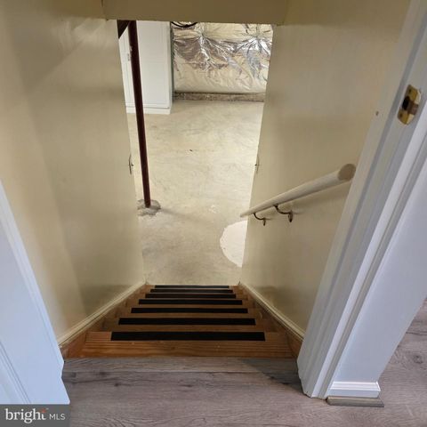 8 TREADWAY CT, Nottingham, MD 21236