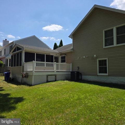 8 TREADWAY CT, Nottingham, MD 21236