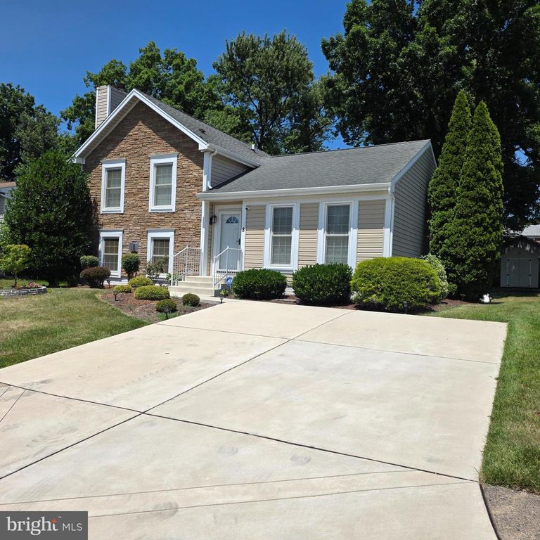 8 TREADWAY CT, Nottingham, MD 21236
