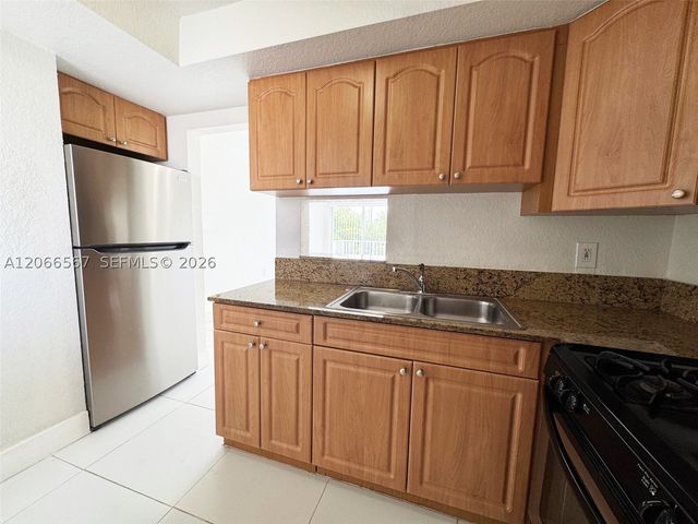 7701 SW 88th St B322, Miami, FL 33156