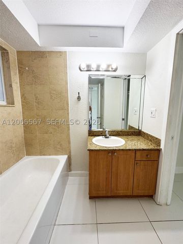 7701 SW 88th St B322, Miami, FL 33156