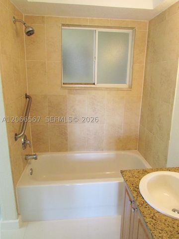 7701 SW 88th St B322, Miami, FL 33156