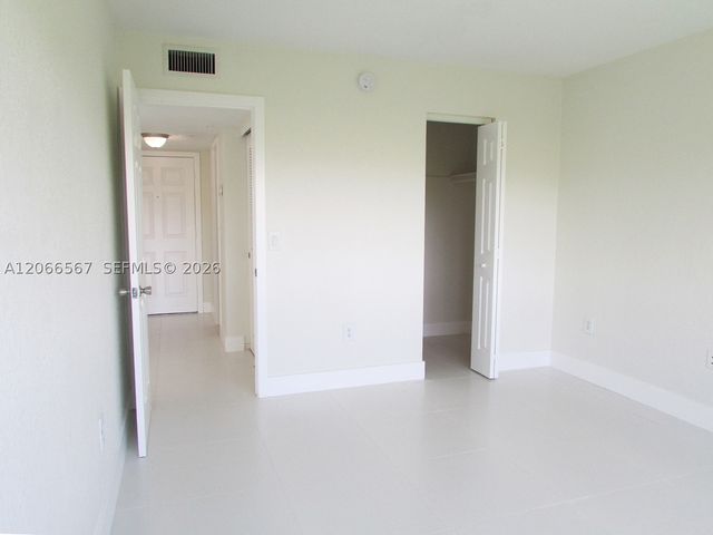7701 SW 88th St B322, Miami, FL 33156