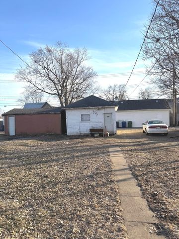 319 1ST Avenue, Clinton, IA 52732